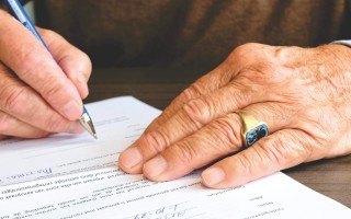 如何与保险客户洽谈？保险谈客户的技巧有哪些？