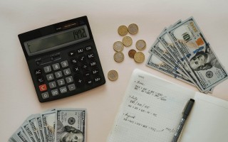 如何分析国际金融与地缘因素关联？此关联有何影响？
