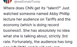 特朗普：CNN记者三流水平 全是失败者