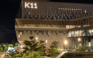 香港两大地产豪门“变局”：英皇166亿债务违约，郑志刚彻底退出新世界