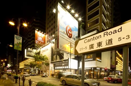 香港两大地产豪门“变局”：英皇166亿债务违约，郑志刚彻底退出新世界